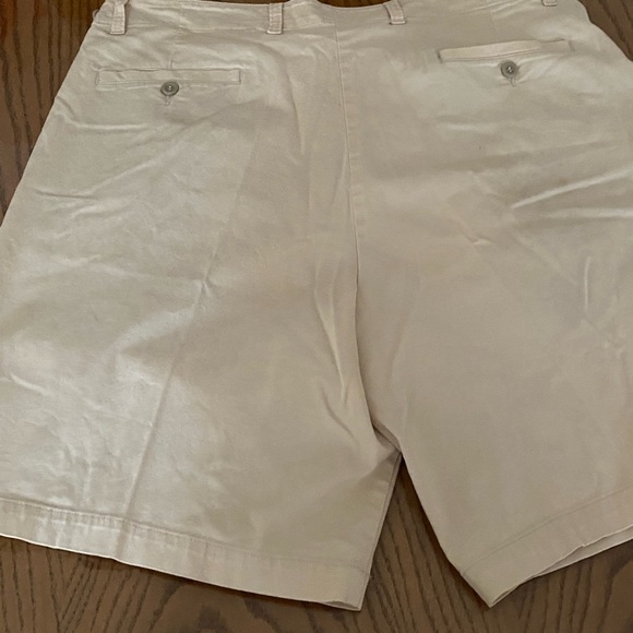Men’s Docker shorts - Picture 2 of 3